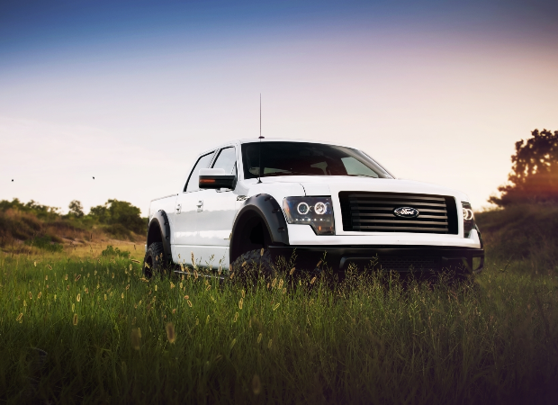 Beyaz Ford